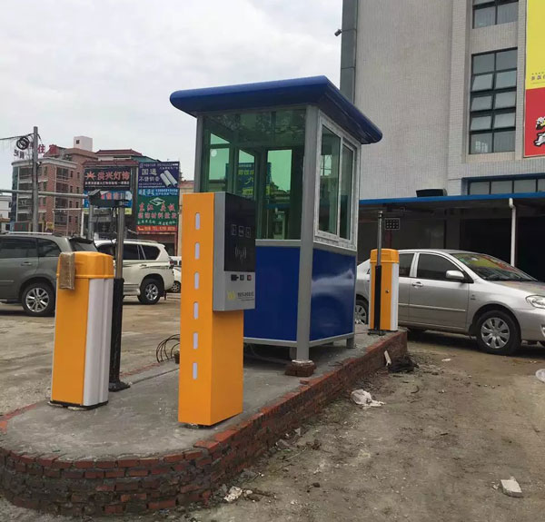 東莞塘廈停車場(chǎng)系統(tǒng)兩進(jìn)兩出安裝完工