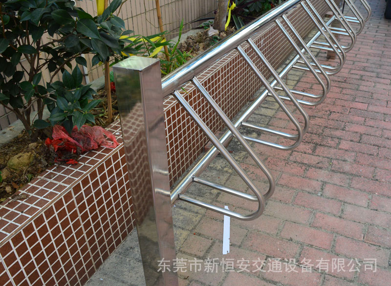 304不銹鋼單車停放架廠家批發(fā)定做質(zhì)量好價(jià)格低