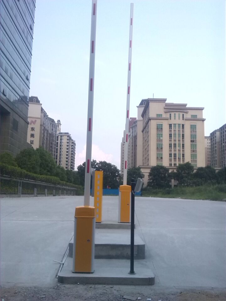 東莞新恒安交通設備塘廈停車場系統(tǒng)安裝工程