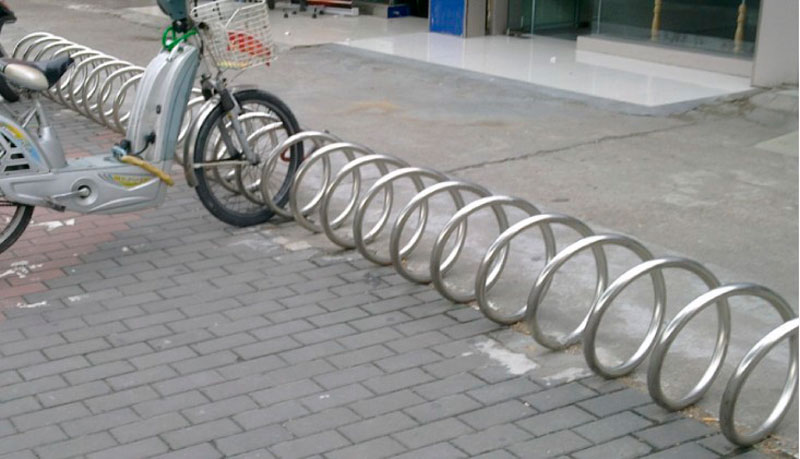 高腳式不銹鋼電動(dòng)車停車架東莞新恒安廠家批發(fā)